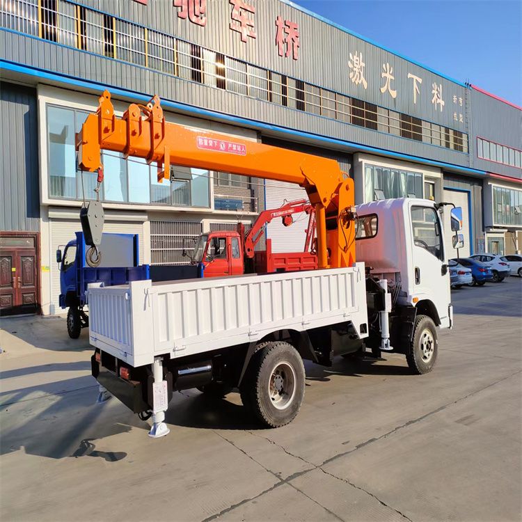 昌黎县三轮随车吊定制 农用改装机自备吊中瑞长期出售